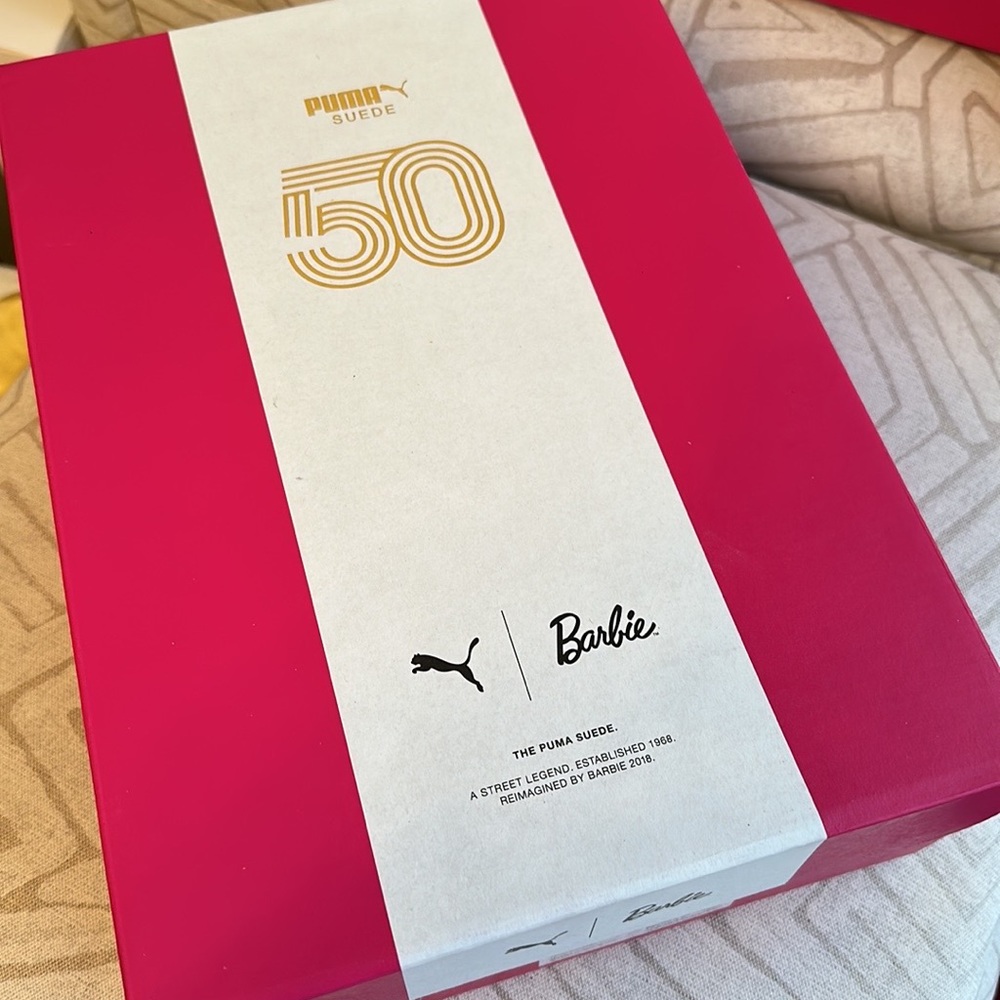 Suede classic x Barbie puma shoes only no Barbie doll - Picture 9 of 13